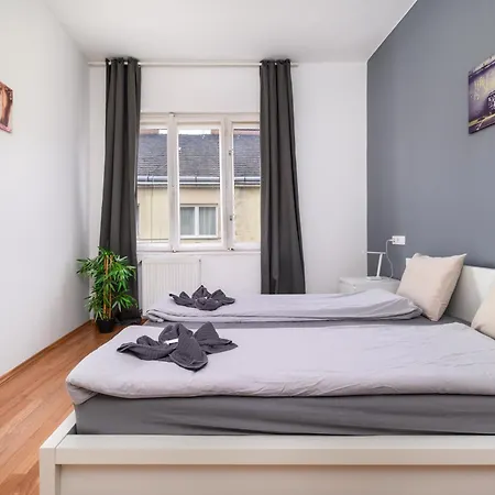 Fovam In Hear Of The Apartman *